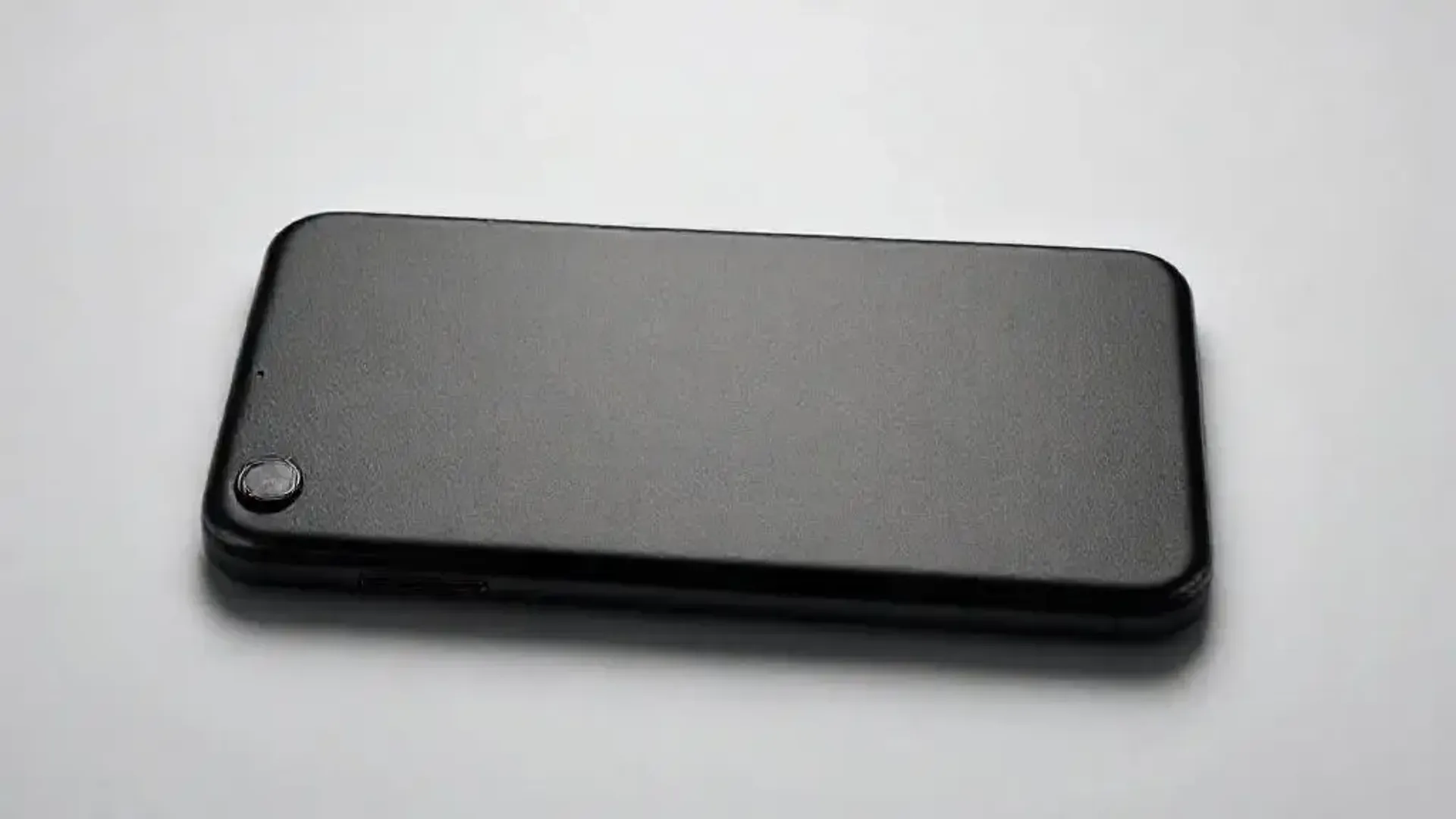 Top 13 Melhores Capas para iPhone em 2026